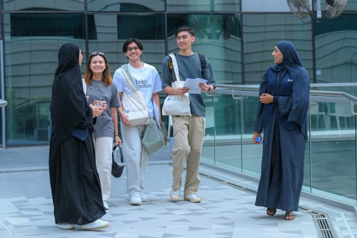 Khalifa University Scholarships 2026 campus and students in Abu Dhabi
